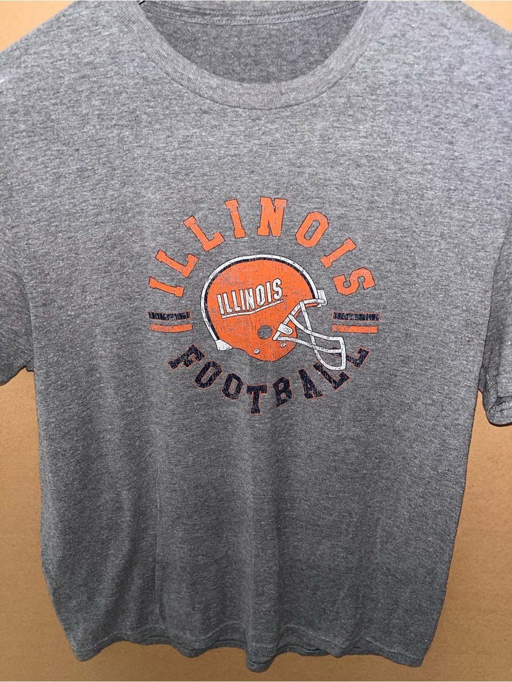 Illinois Football Gray T-Shirt with Orange Helmet Graphic Sz M